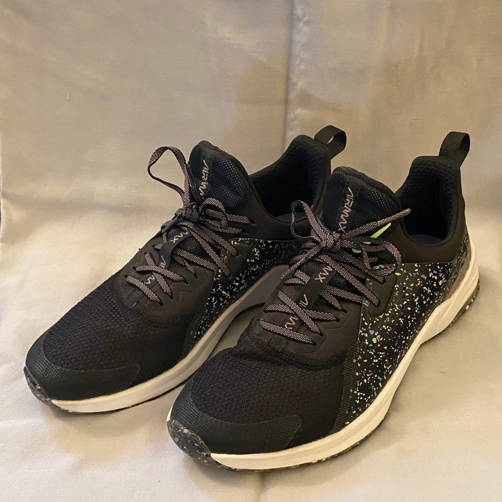 Nike Women’s Air Bella TR 3 AMP